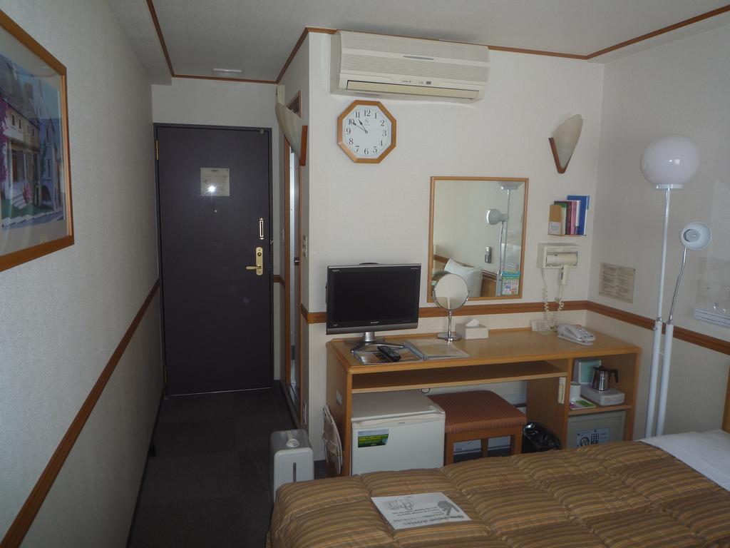 Toyoko Inn Hiroshima Heiwa-Odori Екстер'єр фото